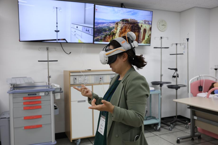간호학과, VR 기반 &#39;Room of Errors&#39; 워크숍 개최...환자안전 교육 강화 9