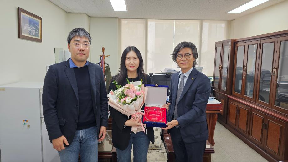 2024년 상지대학교 창업보육센터 발전기금 기부 졸업기업 감사패 수여식 이미지